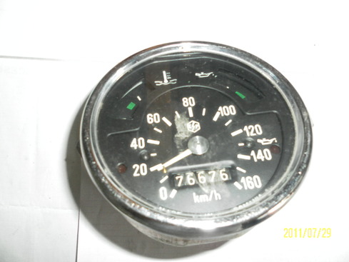 Budík tachometer